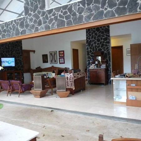 Ronia Mountain Villa Lembang Exterior foto